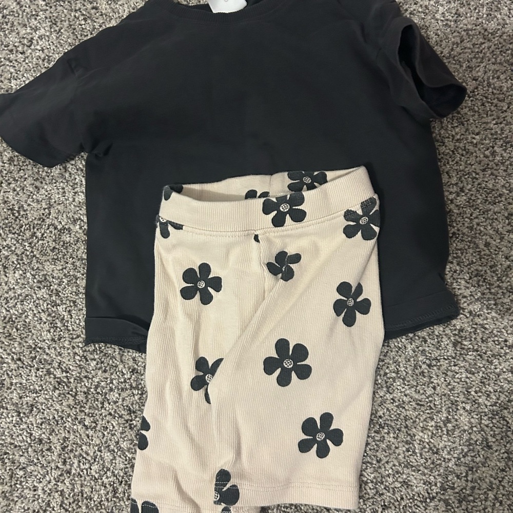 Zara Black Tee with Beige Floral Bike Shorts